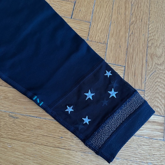 NWOT-Nancy Rose Performance Legging SILVER star detail at ankle 6/S - 7/8 length - Picture 2 of 10